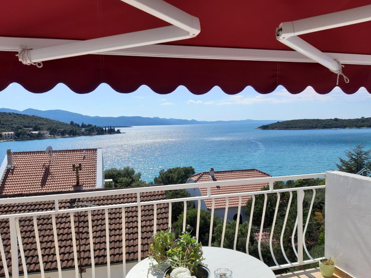 Blue Sea Blue Sky Apartment Loviste Luaran gambar