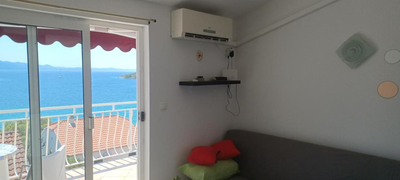 Blue Sea Blue Sky Apartment Loviste Luaran gambar