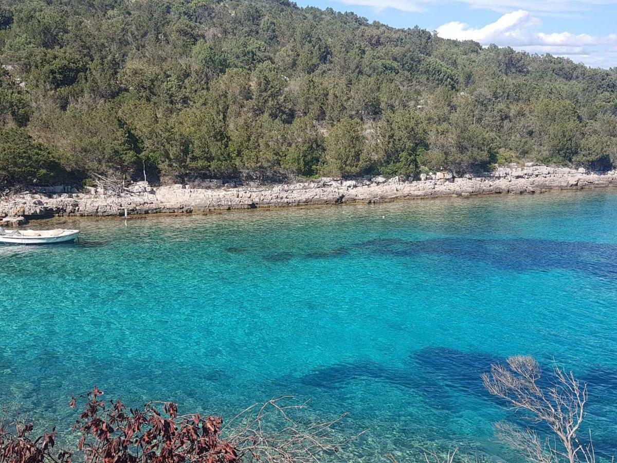 Blue Sea Blue Sky Apartment Loviste Luaran gambar