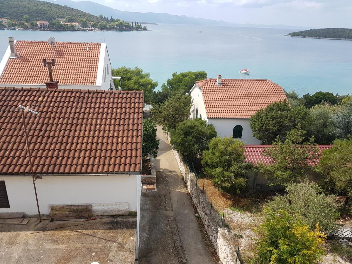 Blue Sea Blue Sky Apartment Loviste Luaran gambar